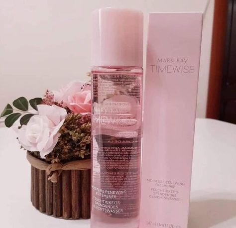 Kosmetyki Mary Kay, Looking Younger, Imagenes Mary Kay, Mary Kay Skin Care, Gift Cards Money, Mary Kay Timewise, Natural Balance, Younger Skin, Healthy Glow