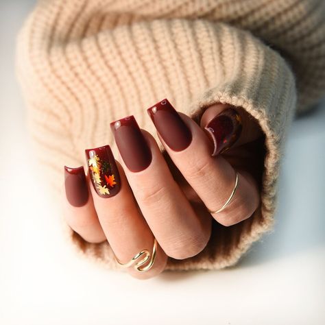 Autumn Fall Leaves Deep Brown Set of Press on Nails Glossy - Etsy Ongles Beiges, Fall Nail Ideas, Nails Glossy, Fall Nail Trends, Cute Nails For Fall, October Nails, Seasonal Nails, Thanksgiving Nails, Nail Fashion