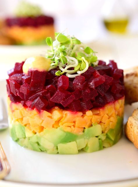 Beet and Sweet Potato Tartare Beet Recipes Healthy, Tartare Recipe, Layered Salad, Beet Recipes, Vegan Appetizers, Vegetable Seasoning, Avocado Recipes, Food Presentation, Vegan Dishes