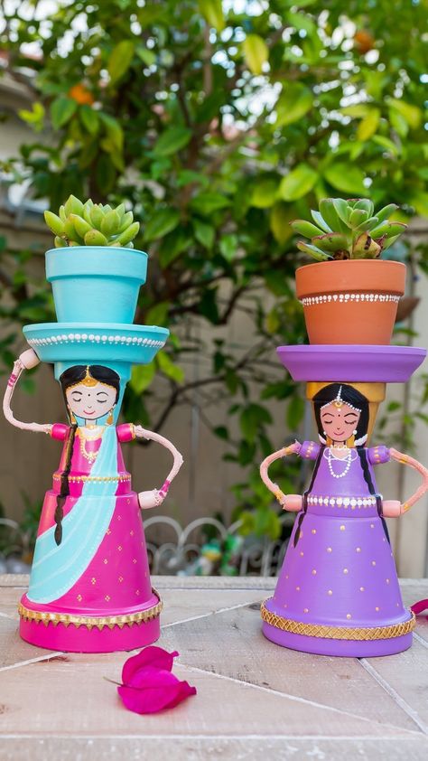 Vishnu Priya | DIY Home Decor Planting season is here sharing a VERY EASY DIY you can make at home. This is a cool project for kids and the kid in… | Instagram Flower Pots Decoration Ideas, Diy Terracotta Pots Paint Ideas, Diy Pot Decorating Ideas, Plant Pot Design Ideas, Flower Pot Decorating Ideas, Art Corner Ideas, Diy Creative Crafts Home Decor, Diy Pots For Plants, Pot Decorating Ideas