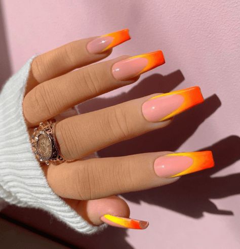 16 Cutest Summer Nail Colors That Will 100% Turn Heads This Year! Fall Ombre Nails, Orange Ombre Nails, Orange Acrylic Nails, Yellow French, Fall Ombre, Autumn Look, Summer Nails Colors, Yellow Nails, Orange Nails