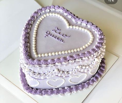 Mini Purple Cake, Lavender Cakes, Lilac Birthday Cake, Purple Aesthetic Cake, Birthday Cake Lilac, Purple Cake Aesthetic, Heart Vintage Cake, Lavender Birthday Cake, Birthday Cake Purple