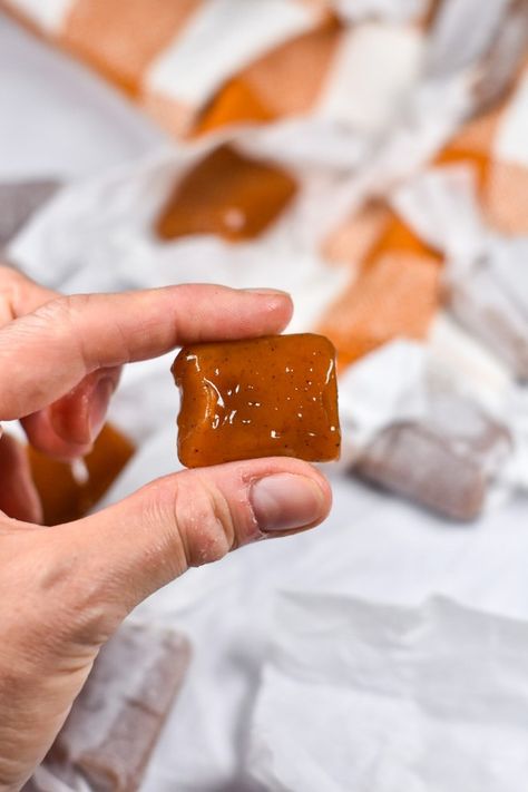 Chewy caramel candies featuring pumpkin spice…and everything nice! Perfect for capturing all of the flavors of fall. Pumpkin Candy Recipes, Caramels Recipe, Autumn Spices, Caramel Candies, Chewy Caramel, Honey Candy, Maple Pumpkin, Pumpkin Spice And Everything Nice, Caramel Candy