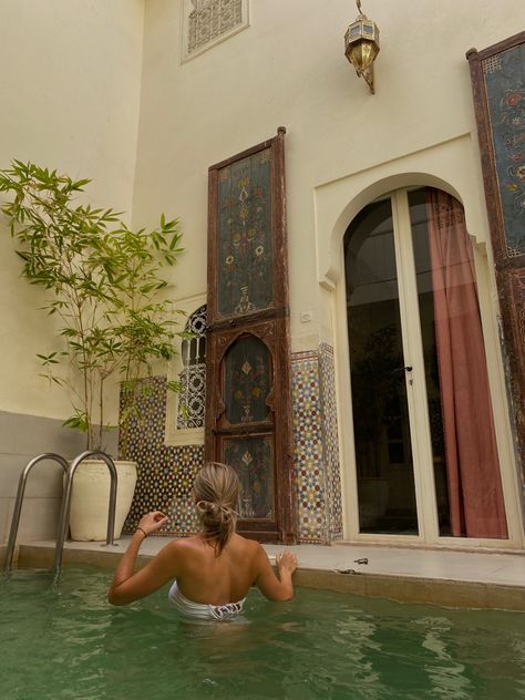 Morocco Instagram Story, Moroccan House Aesthetic, Morocco Fits, Marrakech Aesthetic, Marrakech Morocco Aesthetic, Morocco Girls, Morocco Trip, Marrakech Style, Moroccan Houses