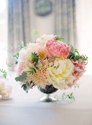 Peach Dahlia and Ivory Peony Centerpiece San Ysidro Ranch Wedding, California Ranch Wedding, Peonies Centerpiece, Flowers Peonies, Beautiful Centerpieces, White Peonies, Deco Floral, Ranch Wedding, Floral Centerpieces