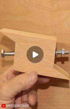 Woodworking Tips And Tricks, Woodworking Shop Projects, Carpentry Projects, Dremel Wood Carving, Wood Projects That Sell, Free Woodworking Plans, Scrap Wood Projects, Wood Carving Tools, Beginner Woodworking Projects