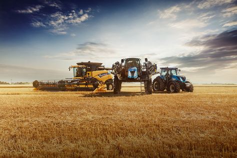 New Holland Agriculture on Behance Agriculture Photography, John Deere Tractors Farms, New Holland Agriculture, Advertising Graphic Design, Farm Photography, Poster Background Design, John Deere Tractors, Fields Photography, Canon Ef