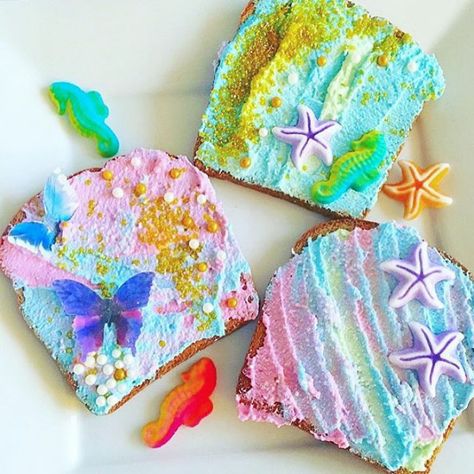 Mermaid Toast Gummy Fish, New Food Trends, Buckwheat Cake, Mermaid Parties, Unicorn Foods, Mermaid Cakes, Cake Trends, Unicorn Cake, Food Trends