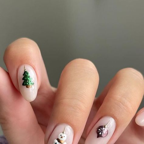 Brydie on Instagram Christmas Bauble Nail Art, Bauble Nail Art, Christmas Bauble Nails, Happy 1st December, Christmas Nails Art, Holiday Themed Nails, 1st December, November Nails, Minimal Christmas