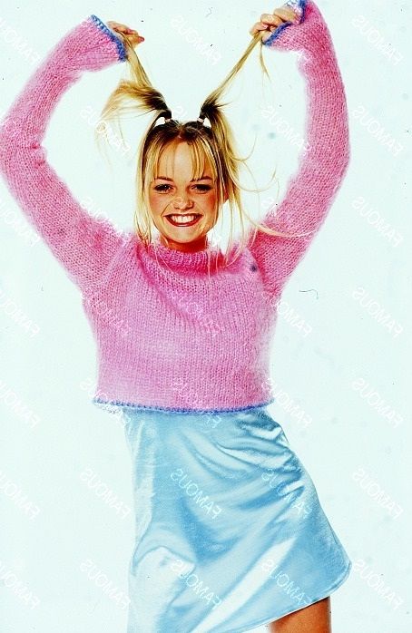 Baby Spice Aesthetic, Bubblegum Pop Aesthetic Outfits, Hot Spring Outfits, Sporty Spice Outfit, Spring Outfits Over 40, Outfits Over 40 Women, Spring In Paris Outfits, Baby Spice Outfits, London Outfits Spring