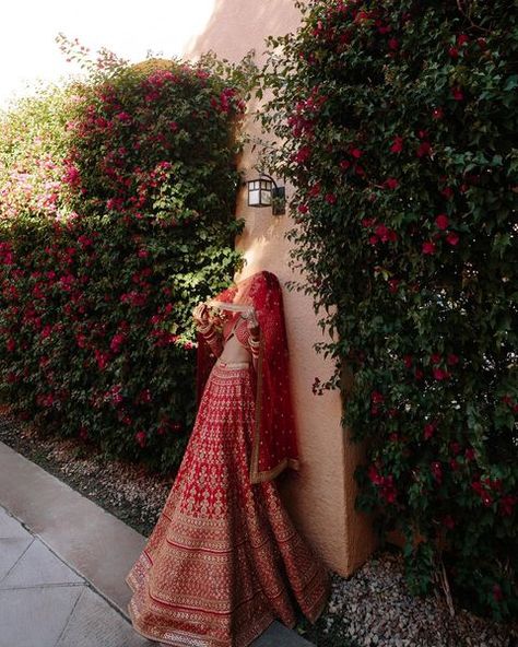 Instagram photo by vinu • Nov 29, 2022 at 1:04 PM Aesthetic Shoot Ideas, Bride Photo Shoot, Bridal Portraits Outdoor, Wedding Hindu, Wedding Asian, Portraits Outdoor, Indian Wedding Poses, Wedding Shoot Ideas, City Shoot