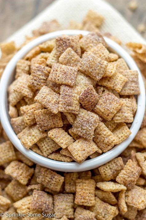 Crunchy rice chex cereal is coated in cinnamon sugar for the easiest and most addicting snack ever created. *This post was originally written and published on April 2, 2014. It is now one of the most popular recipes on my blog! I left the post as-is and updated with new photos.* This cinnamon sugar chex mix...Read On → Chex Cereal Recipes, Chex Snack Mix, Cinnamon Chex, Banana Dessert Recipes, Chex Cereal, Cereal Snacks, Chex Mix Recipes, Cinnamon Toast Crunch, Cinnamon Recipes