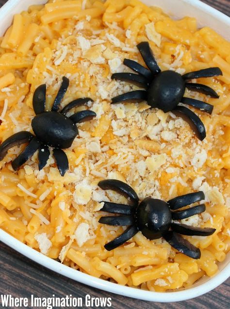 Spider Mac & Cheese for Kids! Spooky Halloween Dinner Ideas! Halloween Mac And Cheese Ideas, Halloween Macaroni And Cheese, Spooky Mac And Cheese, Halloween Mac N Cheese, Halloween Mac And Cheese, Spooky Brunch, Halloween Spaghetti, Spooky Halloween Dinner, Halloween Dinner Ideas