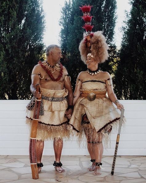 Polynesian Clothing Traditional, Maori Traditional Clothing, Teunga Tauolunga, Maori Clothing, Samoan Clothing, Samoan People, Island Wedding Dresses, Samoan Culture, Samoan Patterns