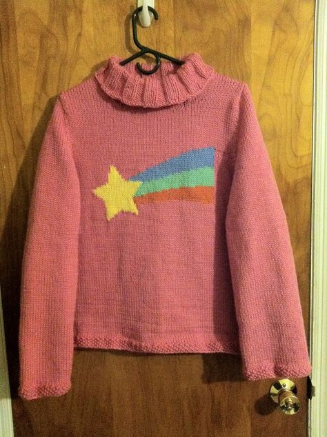 Cosplay commission. Mabel Pines Sweater by playswithstring.deviantart.com on @deviantART Mabel Pines Sweaters, Mabel Pines Cosplay, Crochet Cosplay, Mable Pines, Mabel Sweater, Mabel Pines, Diy Crochet Projects, Favorite Sweater, Fall Sweaters