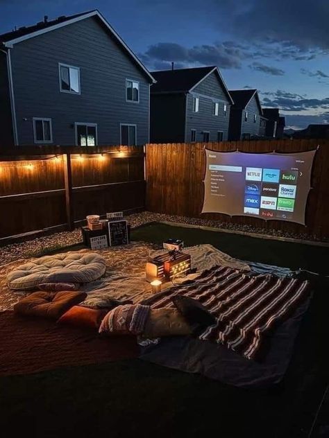 Movie Date Night At Home Outside, Projector Date Night Outside, Drive In Movie Backyard, Backyard Movie Set Up, Backyard Movie Date Night, Outside Movie Date Night, Projector Movie Night Fall, Fall Backyard Movie Night, Movie Night In Backyard