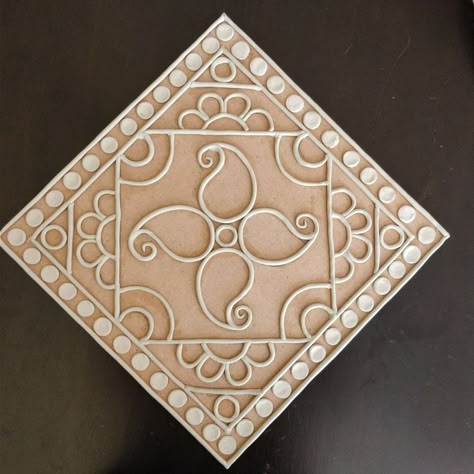 Clay work !! #crafts2dio #workshop #homedecor Lippan Kaam,mud and mirror work. Lippan Art Triangle Shape, Drawing For Lippan Art, Lippan Art Drawings, Lippan Art Square Design Easy, Easy Lippan Art For Beginners, Lippon Art Designs, Mud And Mirror Work, Lippon Art, Mud Art