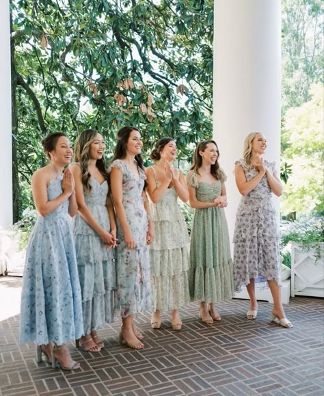 Simple Floral Bridesmaid Dress, Garden Style Bridesmaid Dresses, Vintage Theme Bridesmaid Dresses, Bridesmaid Dress Garden Wedding, Brides With Necklaces, Different Color Brides Maids Dresses, Floral Dress Code Wedding, Summer Garden Bridesmaid Dresses, Different Color And Style Bridesmaid Dresses