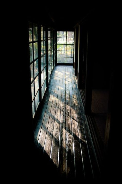 dark and light - black and white -   darkness and sunlight - hallway, windows - rustic home 1950s America, Foto Art, Through The Window, Chiaroscuro, Pics Art, White Photography, Light And Shadow, Figure Drawing, In The Dark