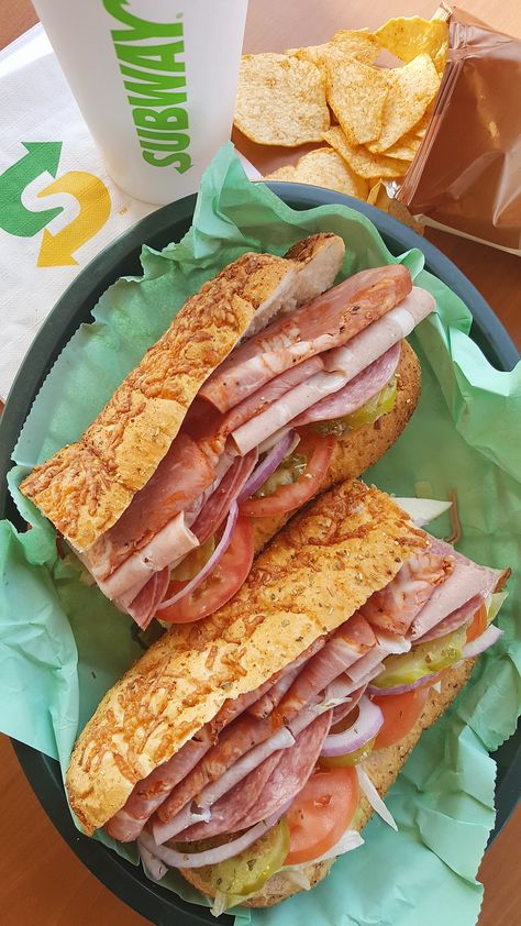 SUBWAY Italian Hero is a flavorful sub sandwich with authentic Italian flavors. Fresh bread is topped with Capicola, Mortadella, Genoa Salami, Provolone, your preferred veggies, oregano, oil and red wine vinegar for a delicious and convenient meal. Recipe For Frosting, Sub Sandwich, Genoa Salami, Italian Sub, Oregano Oil, Delicacy Food, Think Food, Wine Vinegar, Fresh Bread