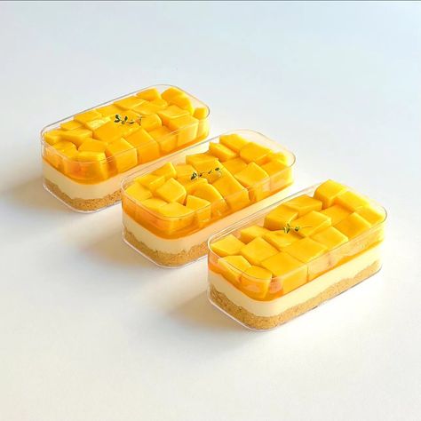 Mango Roll Cake, Container Bakery, Bakery Cheesecake, Box For Cookies, Cheesecake Pastry, Sushi Dessert, Pet Bakery, Ice Cream Container, Transparent Cake