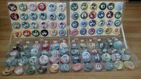 Button display Button Pin Display Artist Alley, Artist Alley Button Display, Button Display, Button Display Ideas, Pinback Buttons Display, Pin Collection Displays, Art Fair Booth, Vendor Booth Display, Craft Fair Booth Display