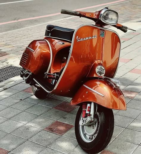 Vespa Et2, Scooter Garage, Vespa 300, Vespa Px 200, Vespa Custom, Vespa Px 150, Vespa Gts 300, Scooters Vespa, Vespa Bike