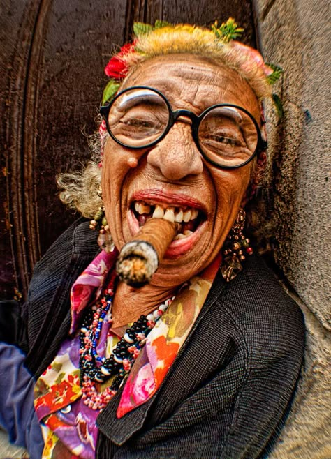 Cuba, Cigar Woman Havana | ©2013 John Galbreath                                                                                                                                                     More Frida Art, Old Faces, Old Woman, Funny Face, People Of The World, Interesting Faces, Smile Face, People Around The World, Cigars