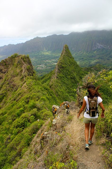 Climbing the Olomana Mountain Trail in Oahu, Hawaii 'is a must.' Olomana has “Three Peaks” that attract hikers like a magnet Activities In Hawaii, Mountain Climbing Aesthetic, Camping In Hawaii, Backpacking Hawaii, Honolulu Hawaii Aesthetic, Hawaii Hiking Outfit, Hawaii Ziplining, Oahu Hawaii Aesthetic, Hiking Hawaii Aesthetic