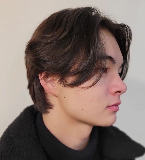 Middle Part Blow Hairstyle with Longer Layers on Top Blow Hairstyle, Middle Part Flow Men, Middle Part Hair Men, Middle Part Flow, Hockey Flow, Hairstyles 70s, Mens Hair Long, Flow Haircut, Korean Haircuts