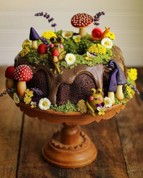 Faerie Cake, Enchanted Garden Cake, Toadstool Cake, Tree Stump Cake, Fairy Garden Cake, Mushroom Cake, Forest Birthday Party, Fairy Food, Garden Cake