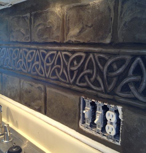 Skyrim Inspired Kitchen, Celtic Interior Design, Celtic Decor Interiors, Celtic Home Decor, Viking Bathroom, Celtic Castle Interior, Celtic Room Decor, Viking House Interiors, Viking Decor Interior Design