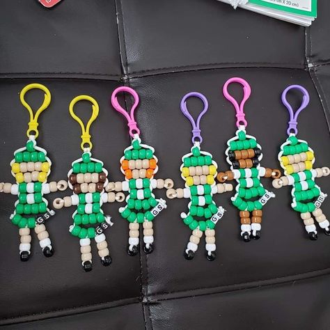 Junior Bridging Gifts, Girl Scouts Christmas Ornaments, Diy Girl Scout Ornaments, Girl Scout Holiday Crafts, Girl Scout Troop Leader Gift Ideas, Brownie Craft And Tinker Badge, Girl Scout Holiday Party, Girl Scout Christmas Gifts, Girl Scout Ornament Craft