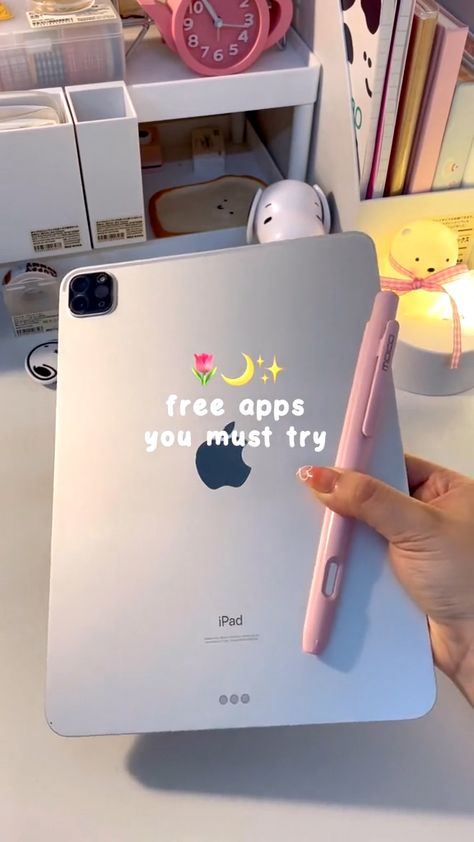 Free iPad apps you must try. iPad hacks for Digital planner. diyplannernotebooklayout #freeplannerpages #fitnessplanner What To Do With An Ipad, Cute Laptop Apps, Cute Ipad Theme Ideas, Kawaii Ipad Setup, Coloring Apps For Ipad, Ipad Needs, Ipad Ideas Organize Apps, Ipad Hacks Aesthetic, Ipad Air Hacks