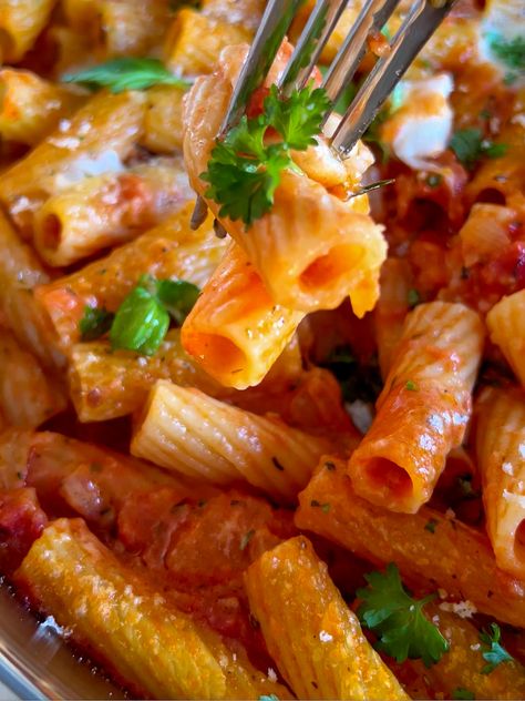 Rigatoni al forno wie im Restaurant Pasta Napolitana, Rigatoni, Ravioli, Healthy Food, Food And Drink, Chef, Pasta, Healthy Recipes, Restaurant