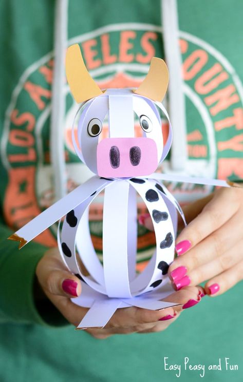 Easy Paper Cow Craft for Kids Paper Animals Ideas, Animal Craft Ideas, Cow Crafts, Paper Cow, Diy Christmas Mugs, Cow Craft, Peacock Crafts, Diy Christmas Candy, Farm Animal Crafts