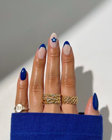 You can never go wrong with a simple design in Santorini blue 💙🪬🧿✨ ring from @luvaj 🫶 #nails #nailinspo #nailart #summernails #greecenails #naildesign #simplenails #easynails Blue Nails Ideas Simple, Navy Nails Design, Navy Nail Art, Navy Blue Nail Designs, Winter Nail Art Ideas, Vintage Nail Art, Winter Nail Design, Nailinspo Nailart, Dark Blue Nails