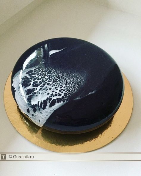 Patisserie Design, Mirror Glaze Cake, Black Cake, Mini Cakes Birthday, Mirror Glaze, Cakes And More, Mini Cakes, Cake Decorating, Glaze