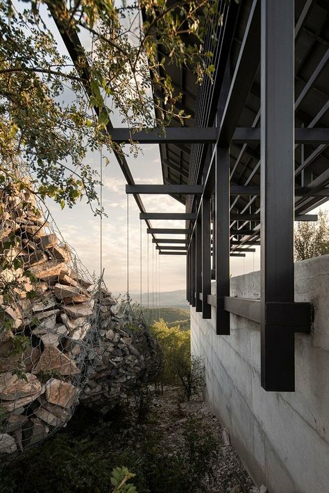 suspended gabion masses counterweight steel pavilion in mexico Cantilever Architecture, Geometric Volume, Concrete Casting, Pavilion Design, Japanese Architect, Black Steel Frame, Roof Structure, Site Plan, Structural Engineering