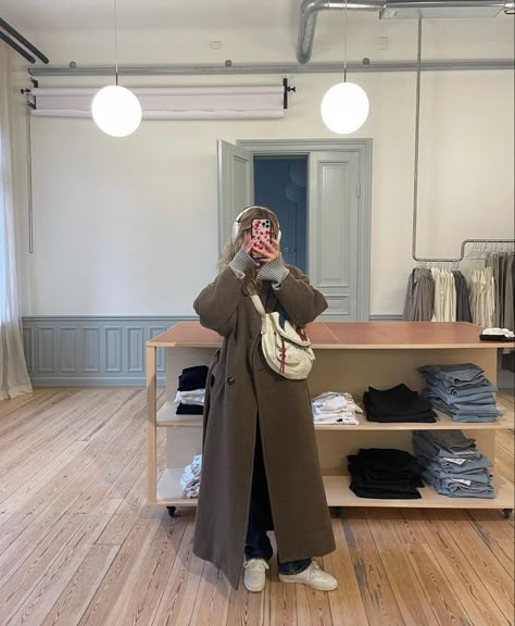 Ny Outfits, Oversized Trench Coat, Trench Coat Outfit, Cold Fits, Matilda Djerf, Autumn Fits, Winter Lookbook, Mode Inspo, Coat Outfits