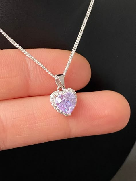 Born In June, Pretty Jewelry Necklaces, Expensive Jewelry Luxury, Magical Jewelry, Jewelry Accessories Ideas, Girly Accessories, Classy Jewelry, Fancy Jewellery, Expensive Jewelry