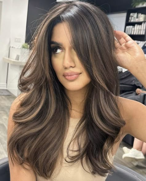 Black Hair Balayage, Brown Hair Looks, Brown Hair Inspo, Brunette Hair With Highlights, Dark Hair With Highlights, Brown Hair With Blonde Highlights, Brunette Balayage Hair, Long Hair Color, Hair Done