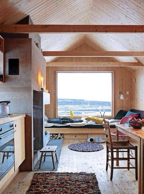 Kitchen with a view Cabin Chic, Cottage Coastal, Mountain Cottage, 아파트 인테리어, Tiny Spaces, Design Del Prodotto, A Living Room, Cabins In The Woods, Window Seat