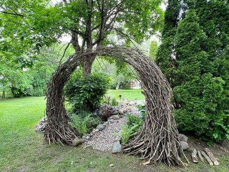 20 Moon Gates That Will Transform Your Garden Into a Dreamy Oasis Stone Moon Gate, Twig Archway, Moon Gate Diy, Moon Gate Garden, Moon Portal, Moon Gates, Sunflower Ideas, Wellness Garden, Cabin Garden