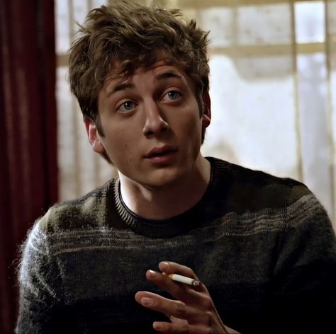 Lip Gallagher, Carl Gallagher, White Lips, Allen White, Jeremy Allen White, Happily Married, Boy Hairstyles, Actors, Celebrities