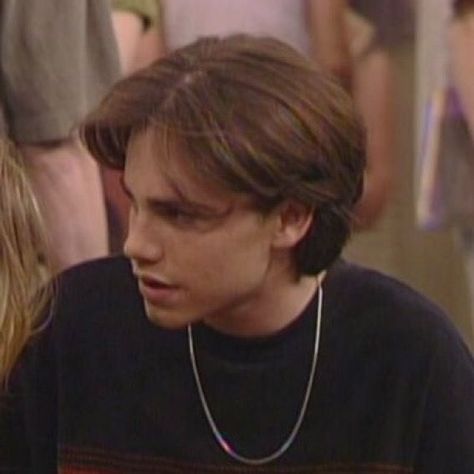 80s Boys Hair, Shawn Hunter Icons, Shawn Hunter Aesthetic, Boy Meets World Shawn, Shawn Hunter, 2000s Boys, Rider Strong, جوني ديب, 90s Actors