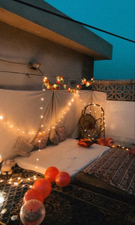 Diwali Party Rooftop Decor, Diwali Decorations At Terrace, Diwali Terrace Decor, Diwali Party Decor Outdoor, Terrace Party Ideas, Terrace Bday Decoration, Terrace Party Decoration Night, Terrace Decoration Ideas For Party, Rooftop Terrace Decor