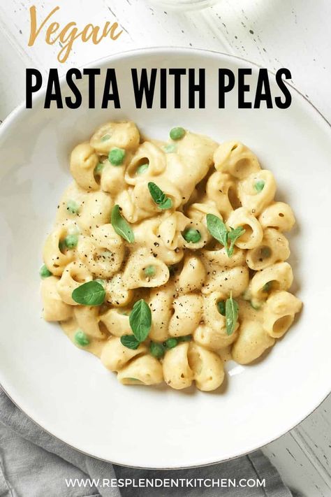 This vegan pasta dish is not only delicious, but it's also quick and easy to make. Featuring a sauce made from white beans, pasta water, olive oil, and garlic, this dish is packed with flavor and sure to please even the pickiest of eaters. Best of all, it can be made in just about 30 minutes, making it perfect for a busy weeknight meal. So why not give it a try tonight? Creamy Vegan Pasta, Vegan Pasta Dish, Pasta With Peas, Peas Recipe, Vegan Dinner Recipes Easy, Canned Butter, Pasta Water, Vegan Pasta Recipes, Easy Vegan Dinner