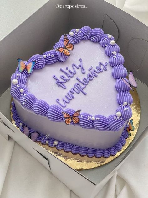 Heart Shaped Birthday Cake, Heart Birthday Cake, Foto Insta, Purple Cakes Birthday, Birthday Cake Decorating Ideas, Vintage Birthday Cakes, Sweet 16 Birthday Cake, Heart Cakes, Purple Cakes