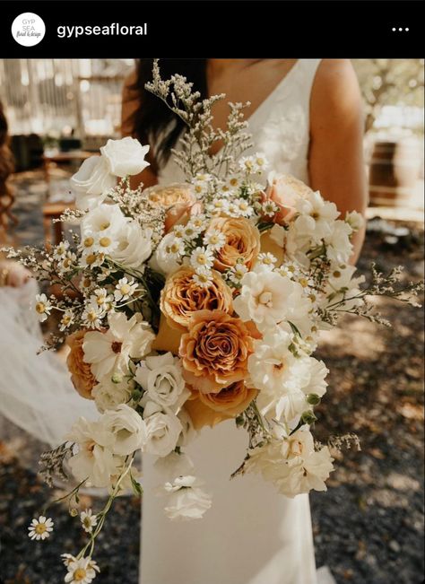 Neutral romantic bridal bouquet. Toffee roses, chamomile, butterfly ranunculus. Rustic Neutral Wedding Flowers, Color Bride Bouquet, Fall Rose Wedding Bouquet, Toffee Flowers Bouquet, White Flowers For Fall Wedding, Mums Wedding Centerpieces, Fall Neutral Wedding Bouquet, Elegant Fall Bouquet, Terracotta Wedding Bouquet Real Flowers